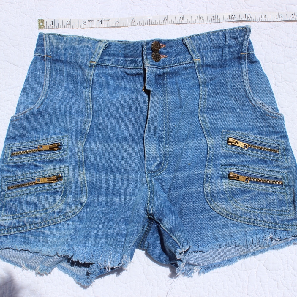 Focus Vtg. High Waisted Shorts sz 9